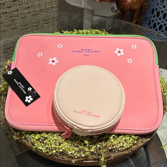 Marc Jacobs Handbags - Marc Jacobs Cream and Pink Laptop Case & Round Pouch Set